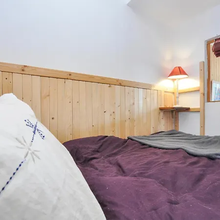 1 Bedroom Beautiful In דירה אלוס