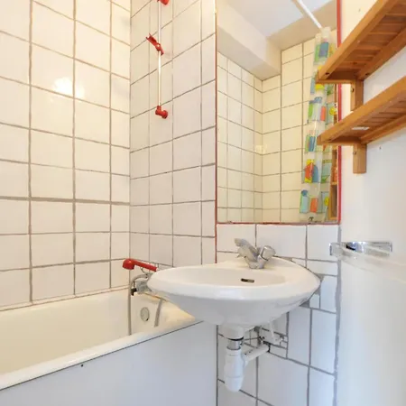 1 Bedroom Beautiful In * Allos