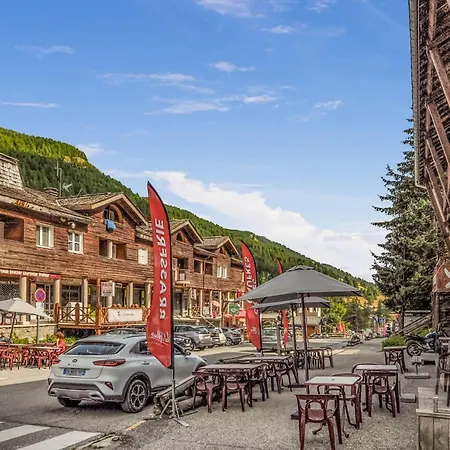 1 Bedroom Lovely In Appartement